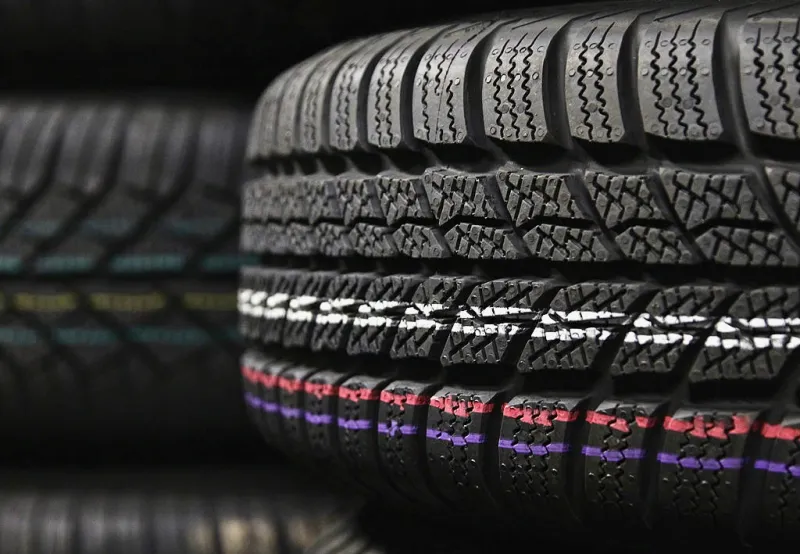 Ilustración con el detalle de una llanta.