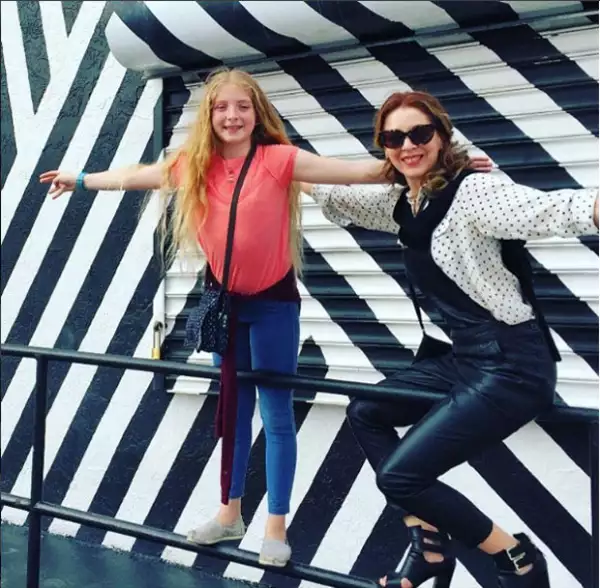 Edith mostró que su hija se encuentra apoyándola en tan difíciles momentos.