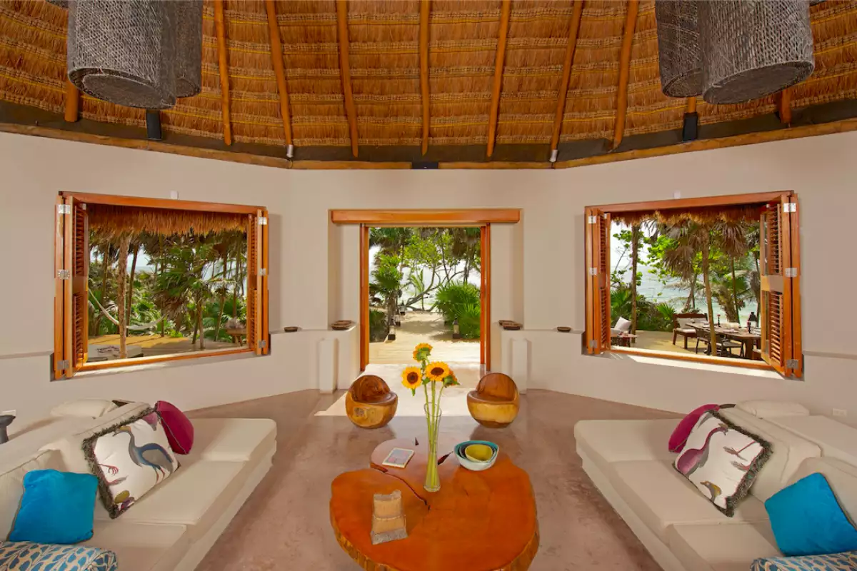 sotheby's-deck-sala