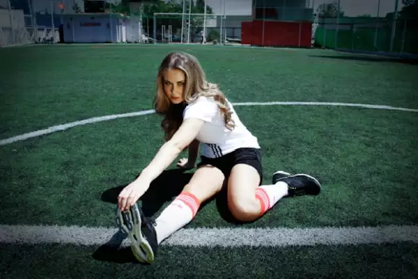 Ingrid Martz desde el calentamiento en la cancha