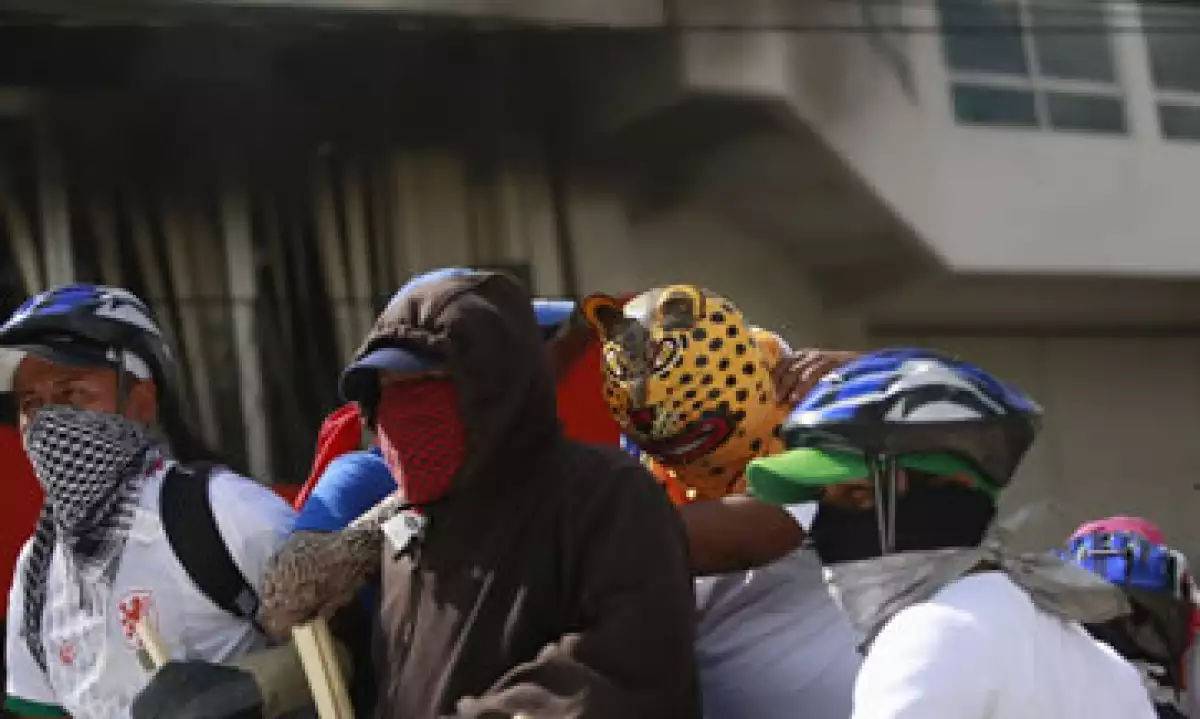 FEMSA confirmó afectaciones por las protestas y dijo que busca garantizar la integridad de sus empleados. (Foto: Especial )
