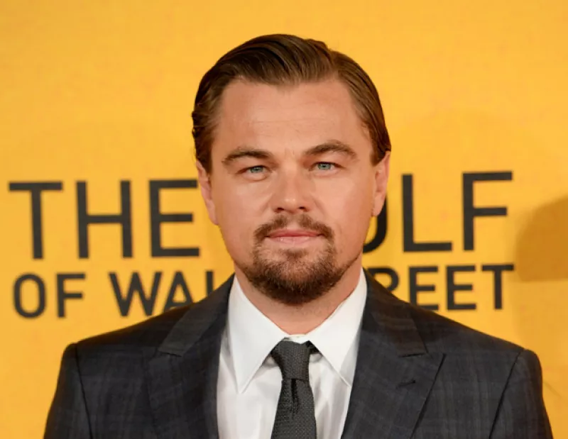 Liam Hemsworth y Leo DiCaprio entre otros. Te contamos de los galanes de Hollywood que además de guapos y solteros... son millonarios.