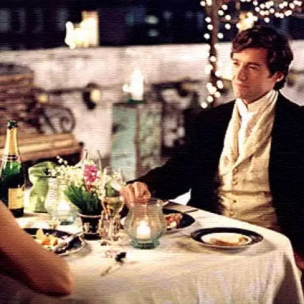 Leopold. Se podría considerar que Hugh es sexy en este siglo y en XIX al conquistar a la antigüita a Meg Ryan en `Kate and Leopold´.