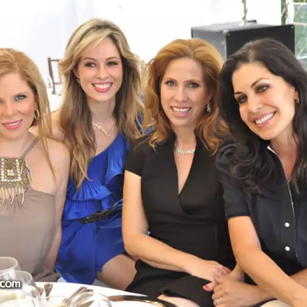 Greta Guerrero de Celaya,Carmen Valdés,Erika Vildosola y Yael Celaya