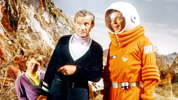 La serie tuvo tres temporadas en los 60 y luego regreso con una película en 1998.