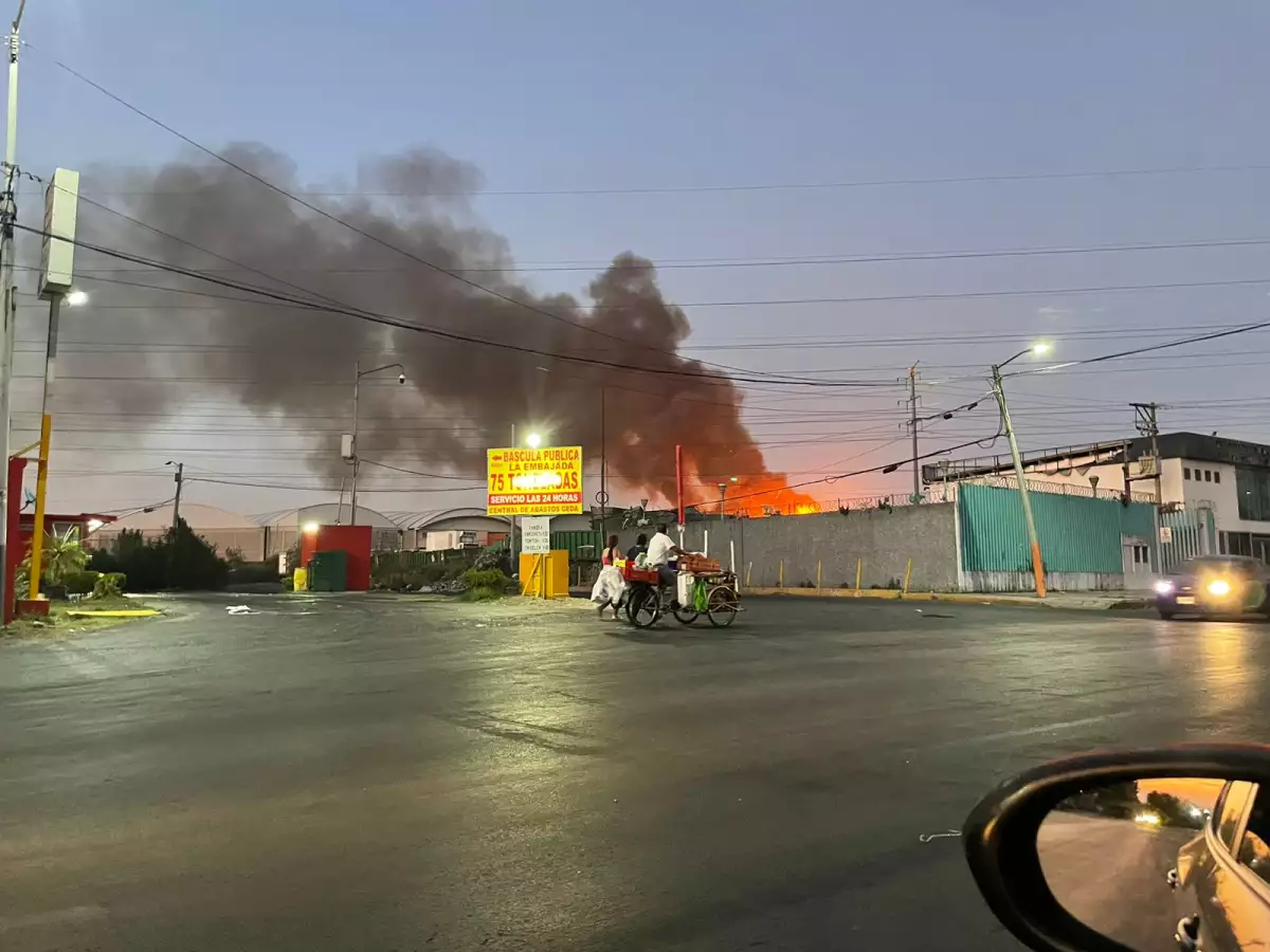 incendio en la Central de Abasto Iztapalapa