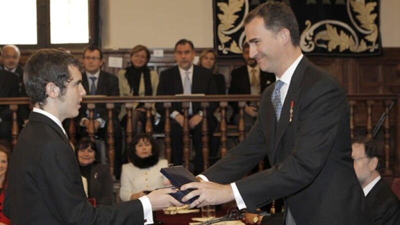 El nieto de Nicanor Parra recibe el premio Cervantes
