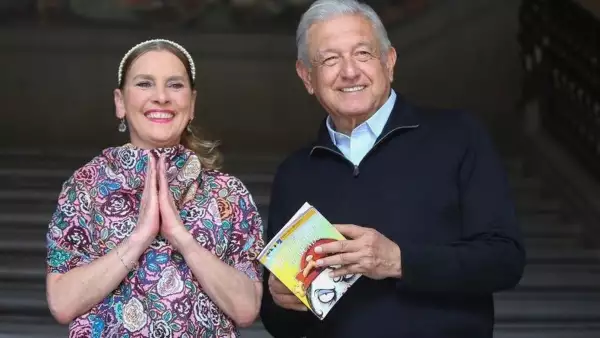 Beatriz-Gutierrez-AMLO (2).jpg