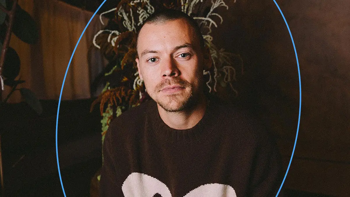Harry Styles confirma que se rapó mientras promociona sus nuevas fragancias