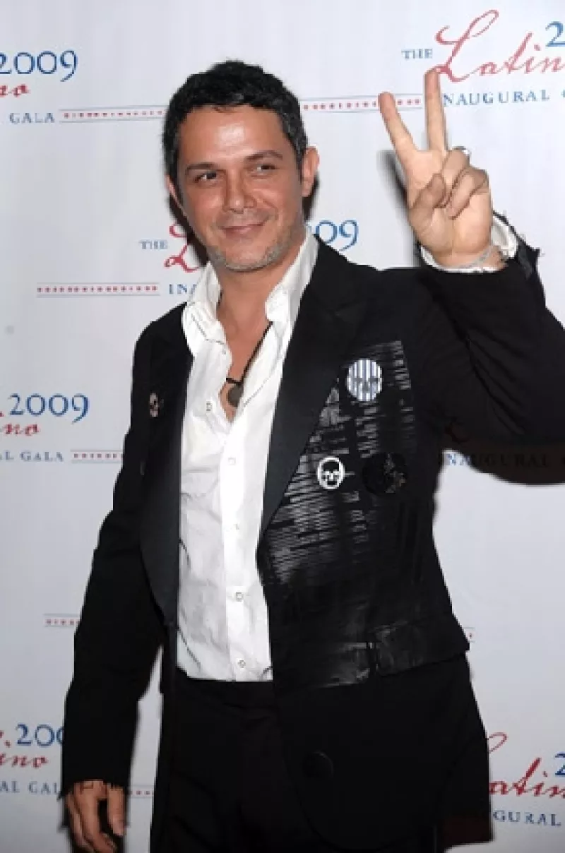 El cantante español vuelve a los escenarios para presentar su Paraíso express y realizar un recorrido por los temas más emblemáticos de su carrera, a través de la gira que arranca el próximo martes.