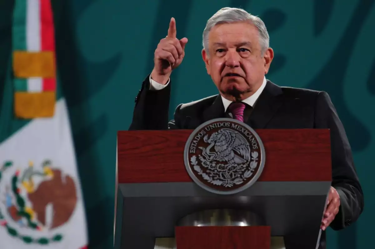 Andrés Manuel López Obrador, presidente de México, responde una pregunta de la prensa durante la conferencia mañanera.