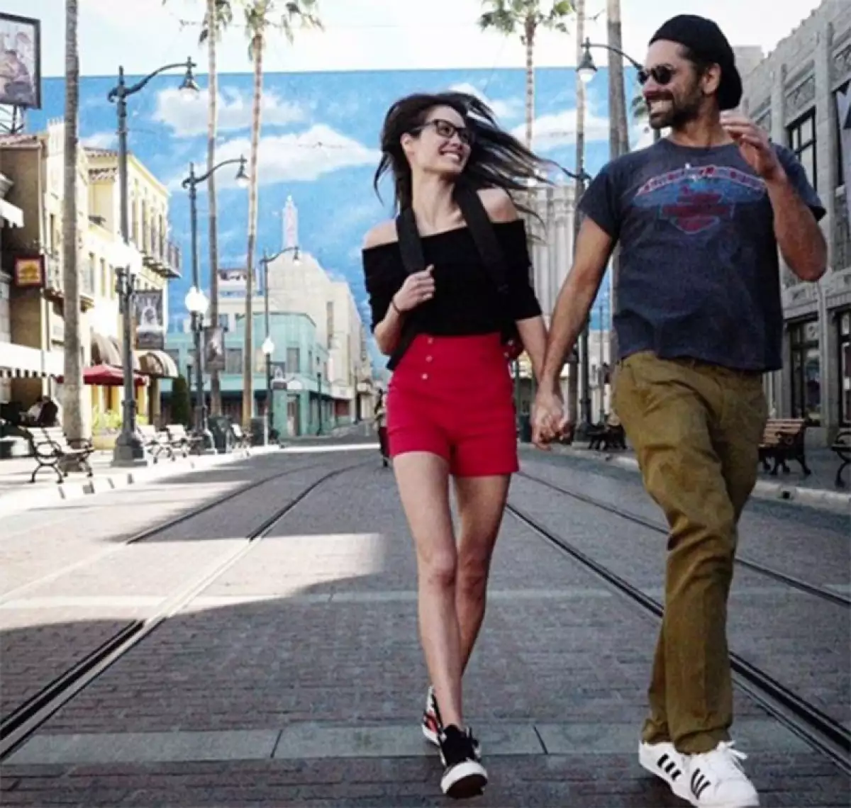 John Stamos y Caitlin McHugh