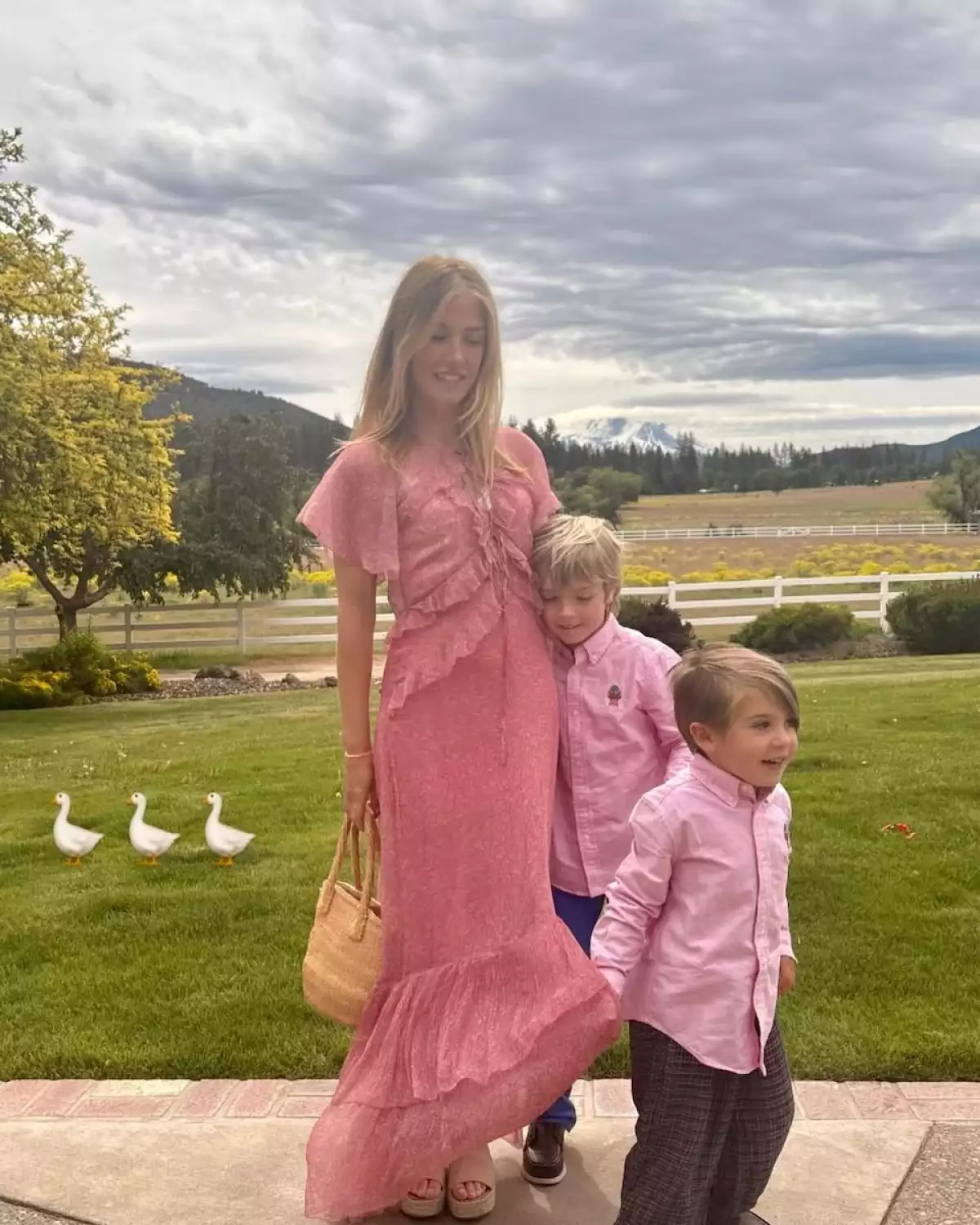 Tom Welling, actor de 'Smallville', vive con su familia en un rancho en el norte de California