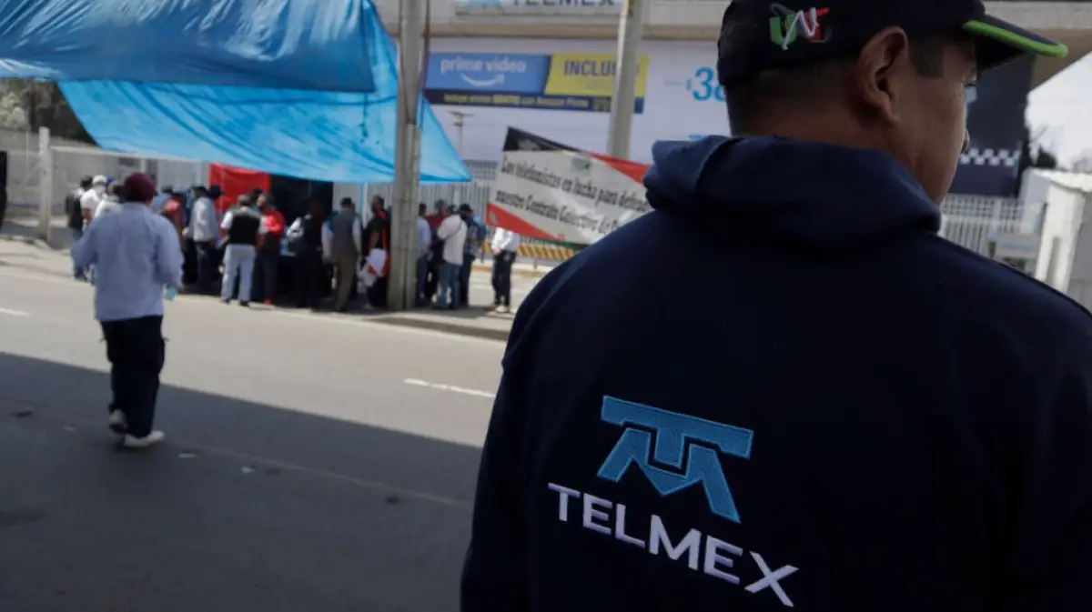 Telmex Telephone Operators Went On Strike