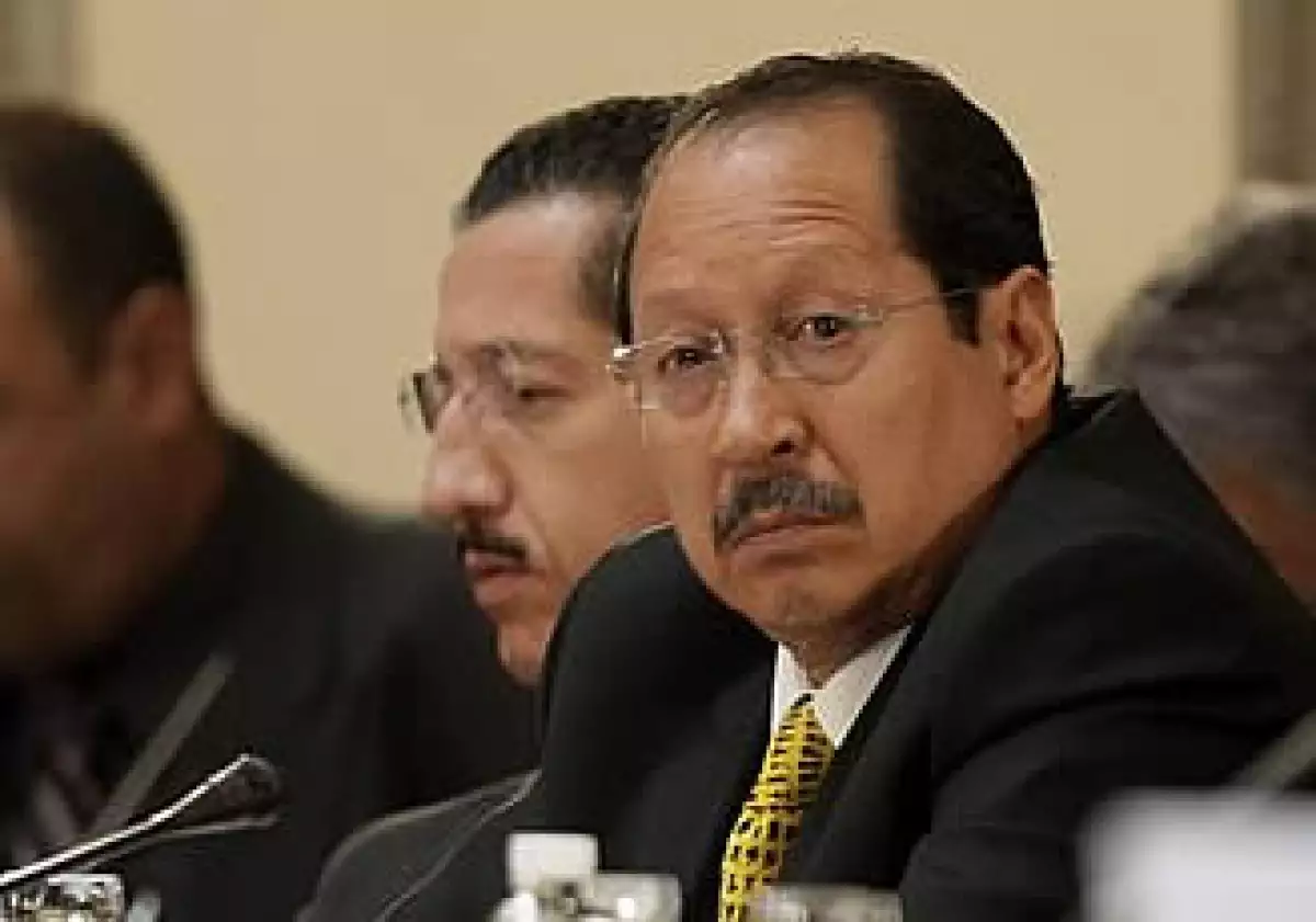 Leonel Godoy negó su retiro del cargo de gobernador de Michoacán tras conocerse la orden de aprehensión contra su medio hermano. (Foto: AP)