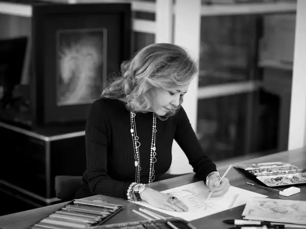 Caroline Scheufele drawing the Palme d'or BW (1).jpg