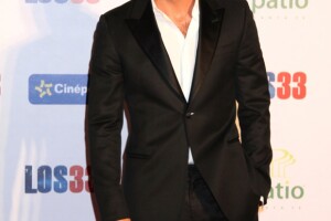 Mario Casas durante la red carpet de Los 33 en la Ciudad de México.