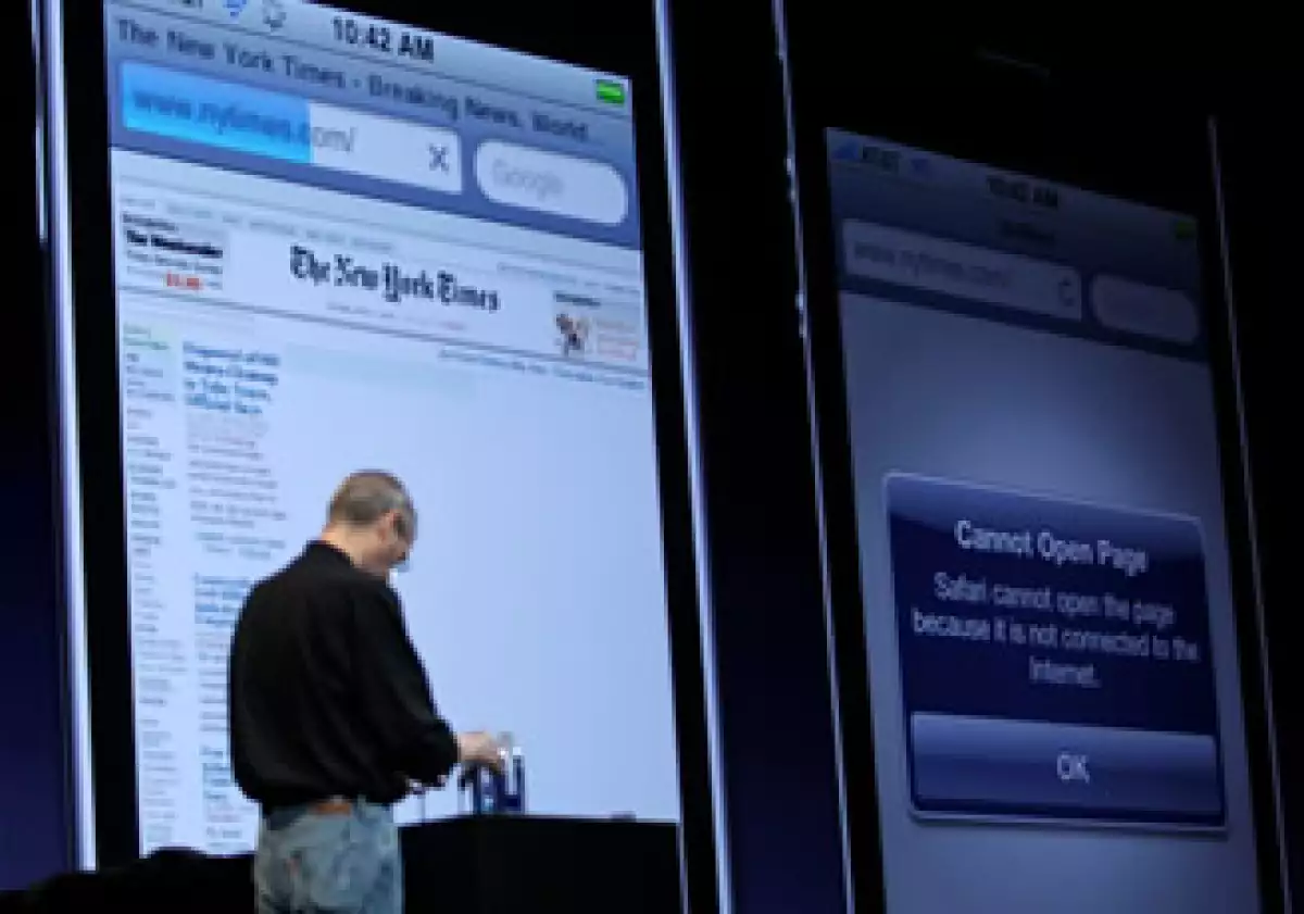 Steve Jobs, CEO de Apple, tuvo algunos problemas con la conexión Wi-Fi durante su presentación. (Foto: Reuters)