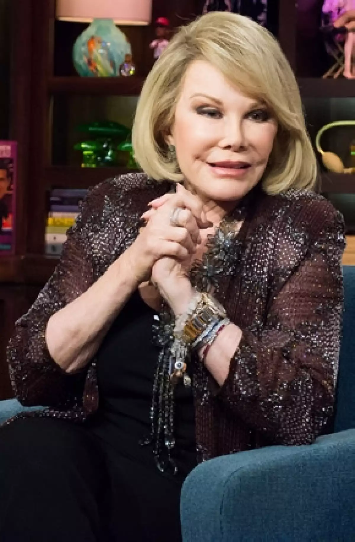 Una fuente aseguró que en lugar de una endoscopía a la comediante le realizaron una biopsia, procedimiento que se complicó y le causó el paro respiratorio del que nunca se recuperó.