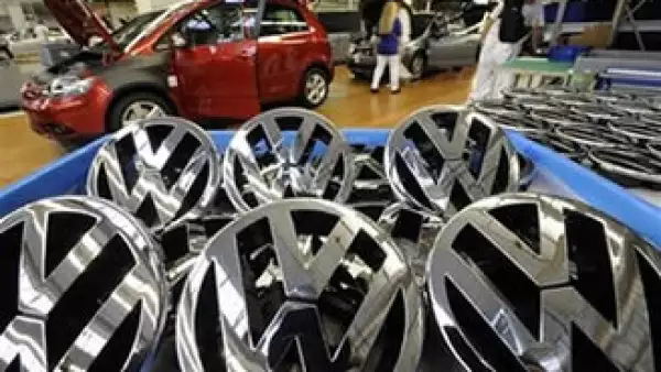 La automotriz alemana Volkswagen se mantiene sin ayuda de los gobiernos a pesar de la contracción del mercado global. (Foto: AP)