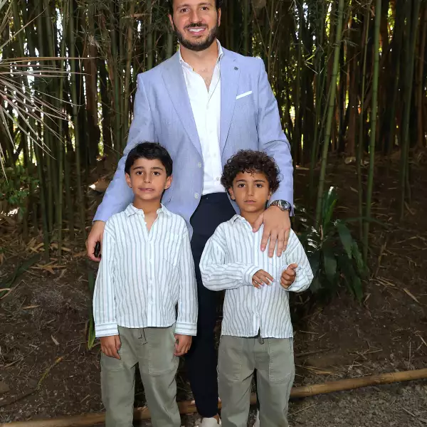 Anuar, Anuar y Elías Abraham 