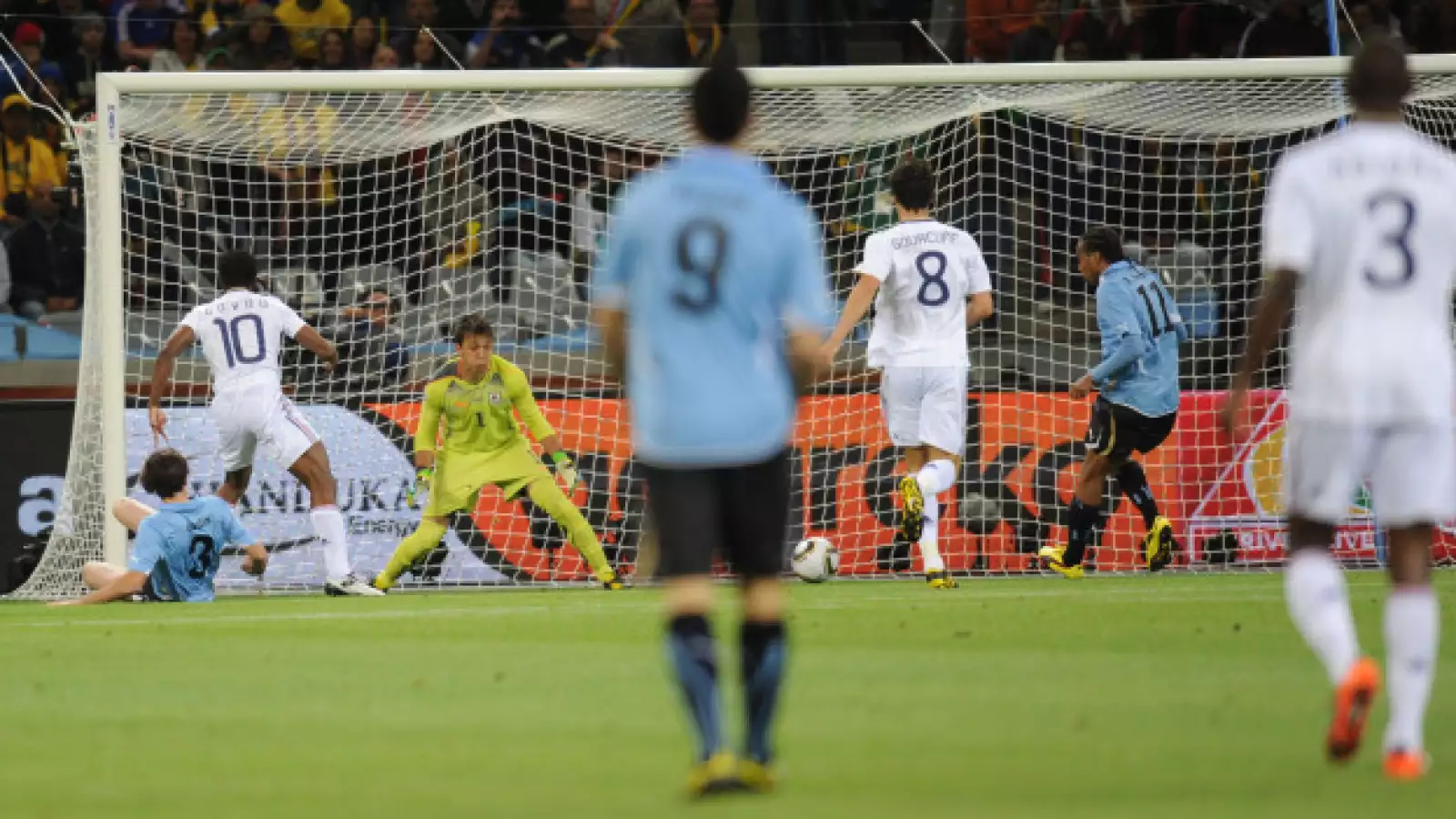 Frances y Uruguayos empataron a ceros