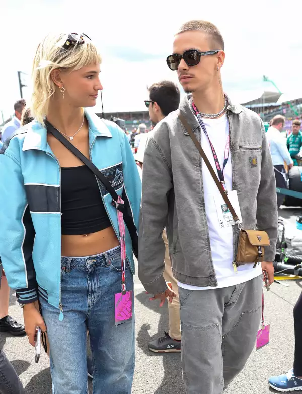 Romeo Beckham y Mia Regan anuncian su separación