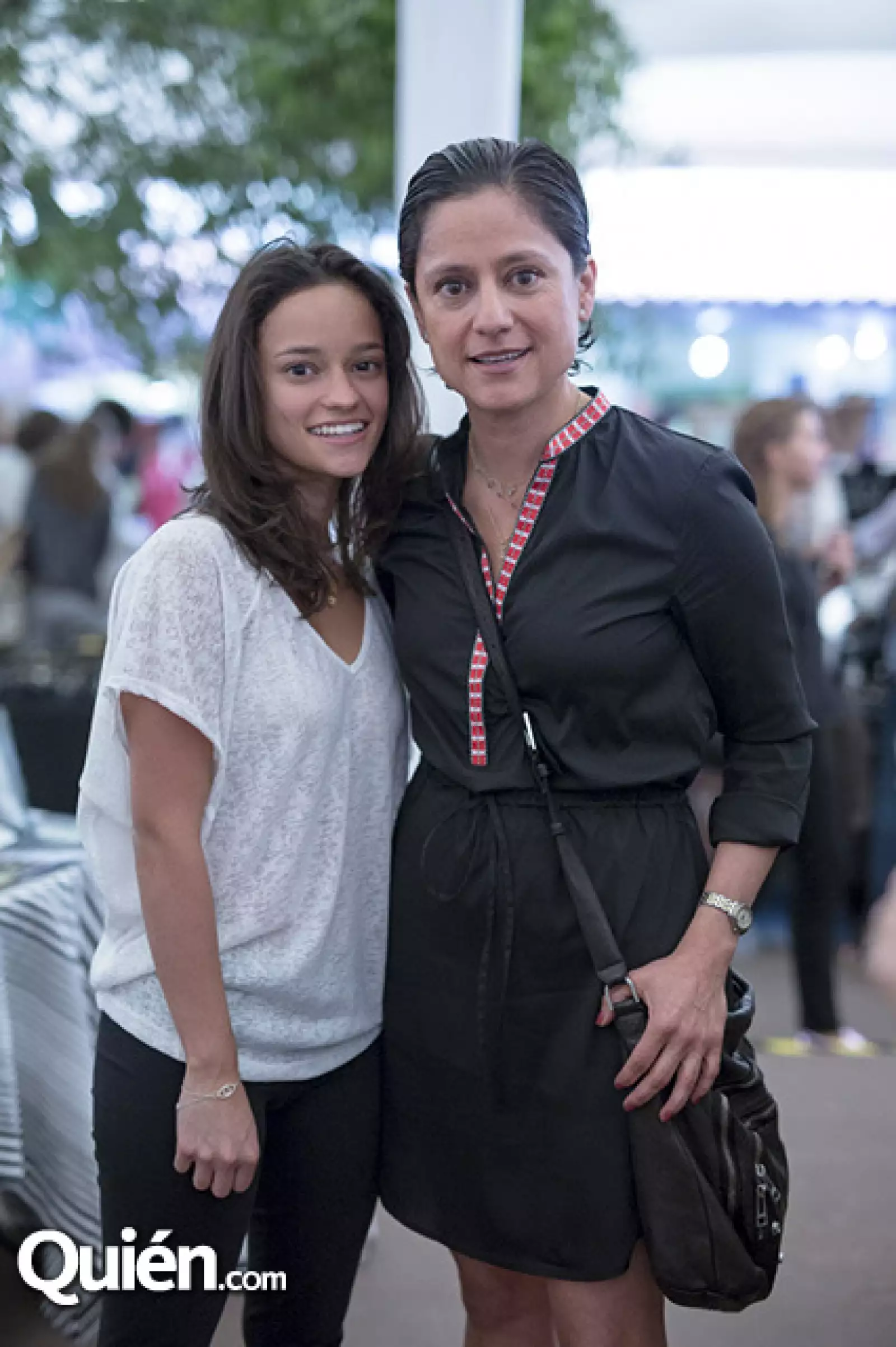 Paola Boudhors y Lorena Vargas