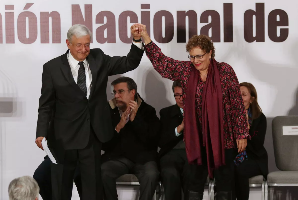 Luisa María Alcalde y su familia
