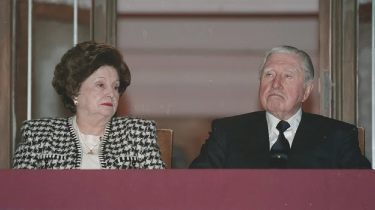 Chile - Augusto Pinochet - esposa - 2000