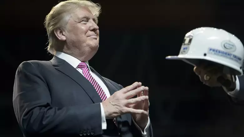 El apellido de Donald Trump aparece ligado a 32 sociedades 'offshore' debido a que ha vendido su nombre e imagen a grupos de inversores.
