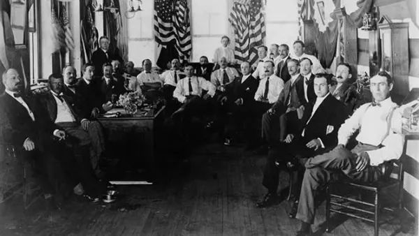 IBM comenzó operaciones con el nombre de Computing Tabulating Company o CTR el 16 de junio de 1911. Con 1,300 empleados, la firma se especializó en relojes ‘checadores’ para trabajadores y estacionamientos.