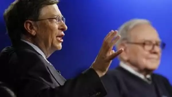 Los multimillonarios Warren Buffett y Bill Gates son conocidos por sus aportaciones benéficas. (Foto: Reuters)