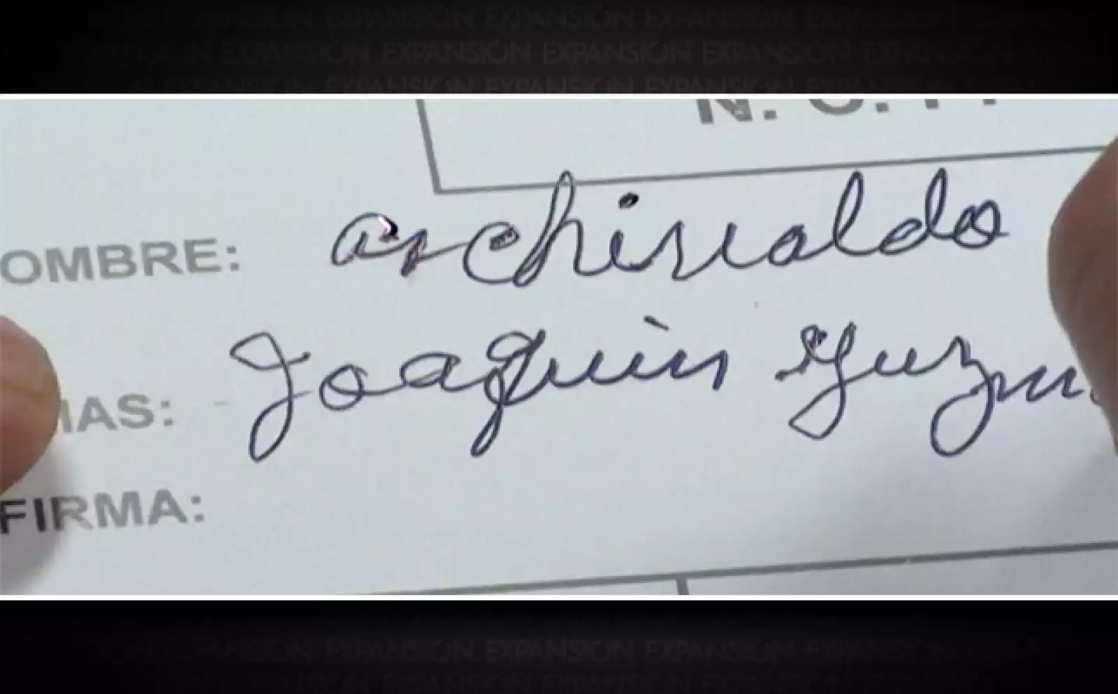 La prueba determinó que son huellas exactamente iguales.