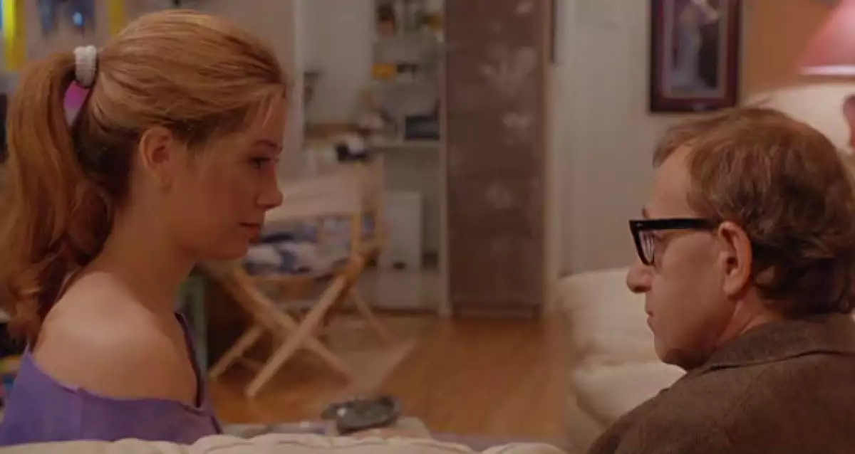 Mira Sorvino como Linda y Woody Allen como Lenny
