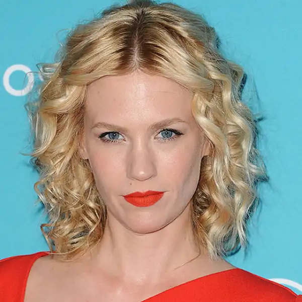 La actriz January Jones se pintó el pelo de un rosa muy sutil la semana pasada.