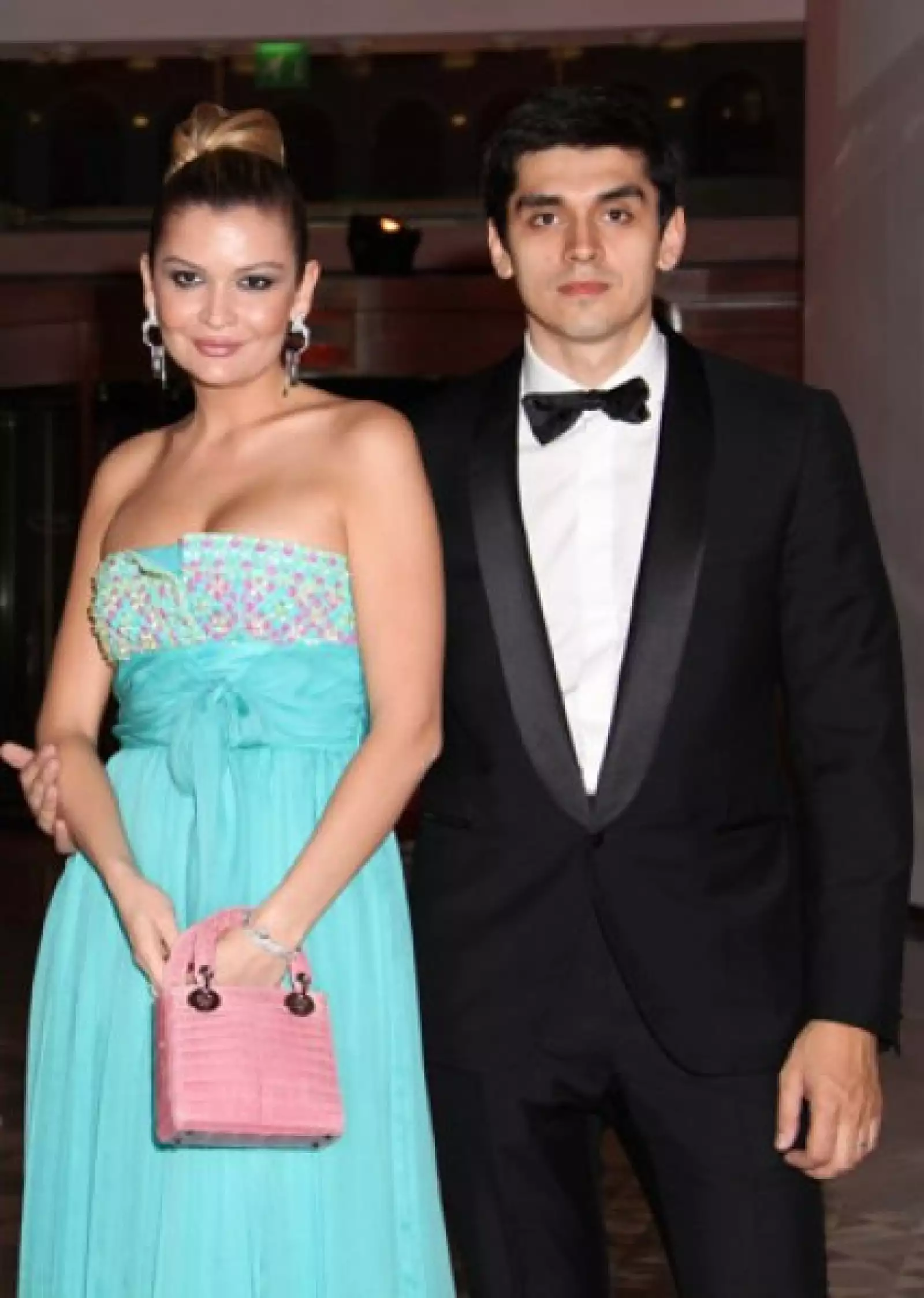 Brindis, alegría y felicitaciones inundaron la noche.