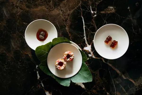 Nomadik Flavors, Hotel AZULIK