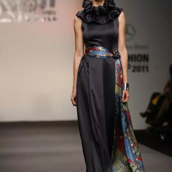 Desfile Pineda Covalin