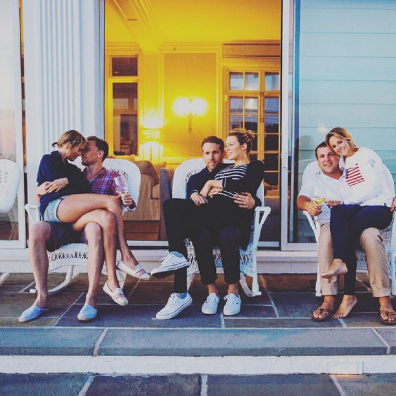 Jamás olvidaremos la romántica fotografía que se tomaron con Blake y Ryan.