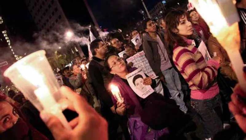 La escritora hace un llamado para solidarizarnos con las familias que perdieron a sus hijos y pregunta: ¿Qué tanta responsabilidad tiene la sociedad civil respecto a la corrupción e impunidad?