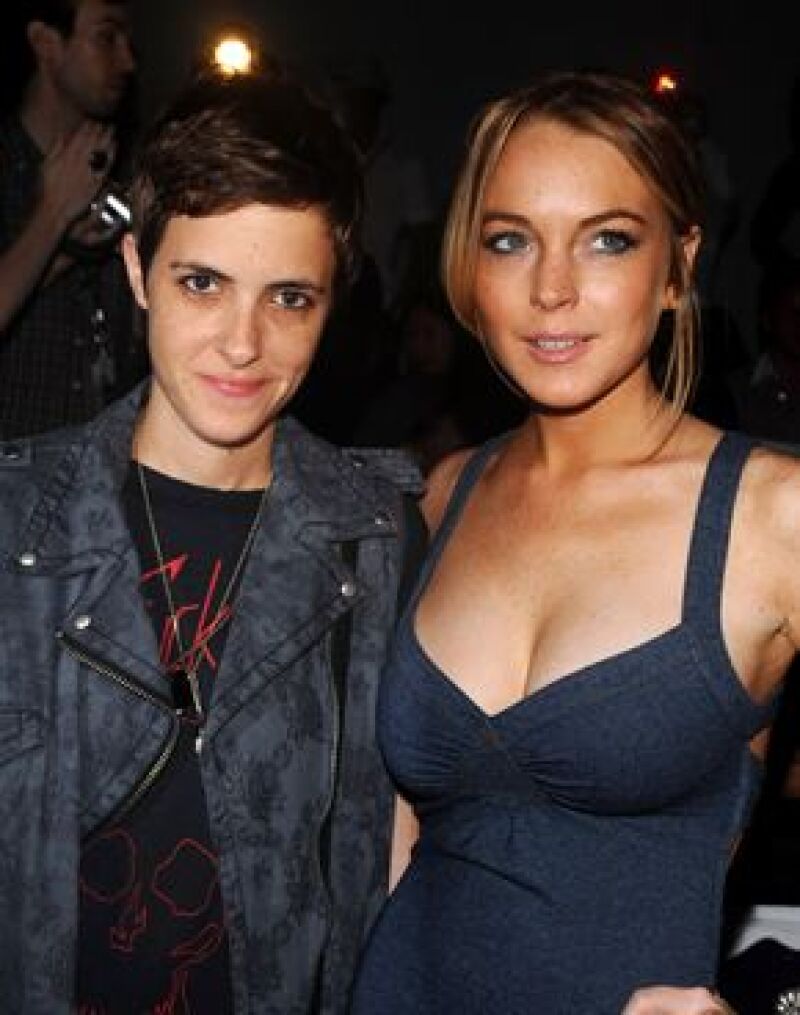 La DJ asegura que la persona que lanzó harina a Lohan en un bar de París actuó como animal.
