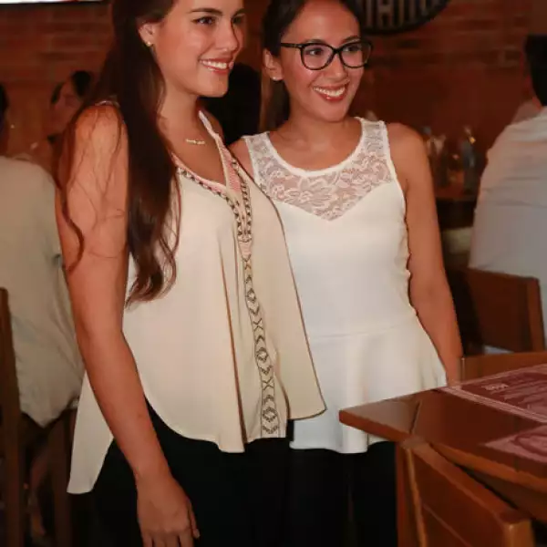 Mayte Gómez y Fernanda Barba