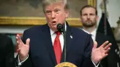 El presidente de los Estados Unidos, Donald Trump, pronuncia comentarios durante una reunión con ejecutivos de criptomonedas en la Sala Roosevelt de la Casa Blanca en Washington, DC, el 19 de agosto de 2026.