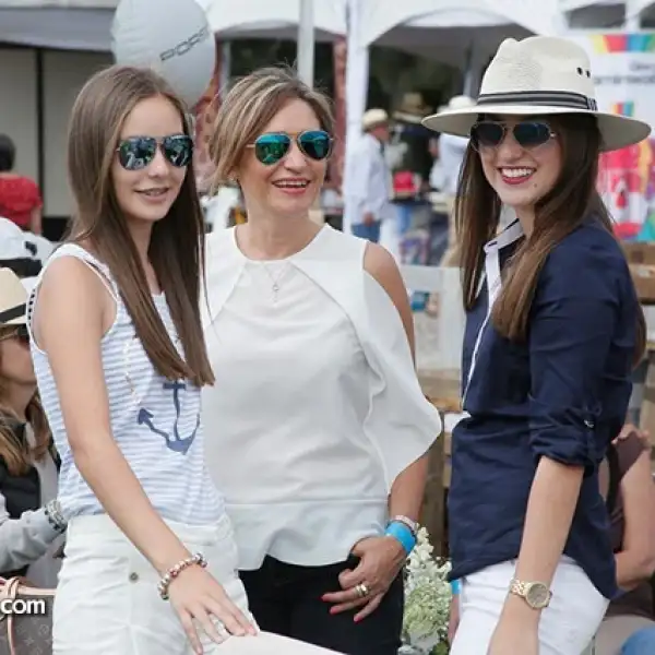 Regina,Sandra y Renata Barba