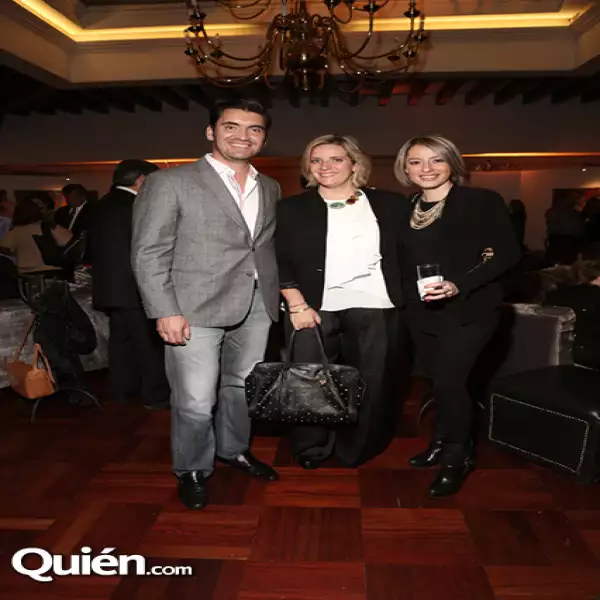 Rofolfo Chávez, Varia Escudero y Fernanda Carrillo