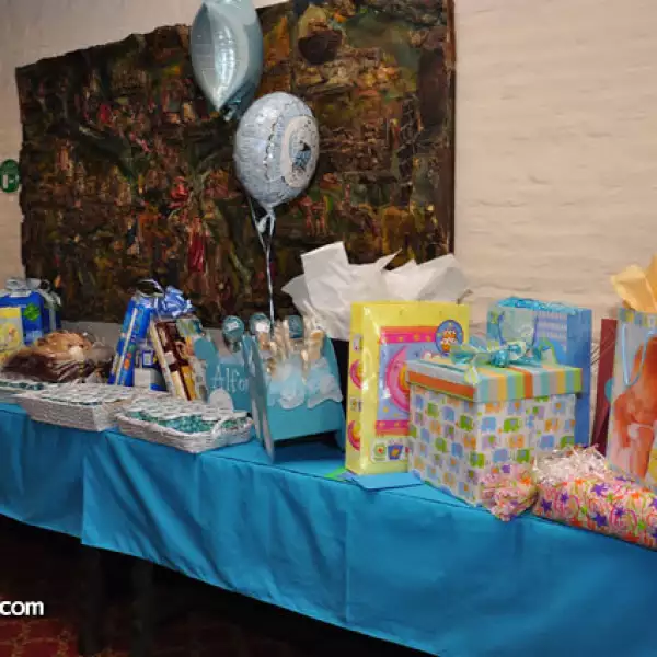 Mesa de regalos.