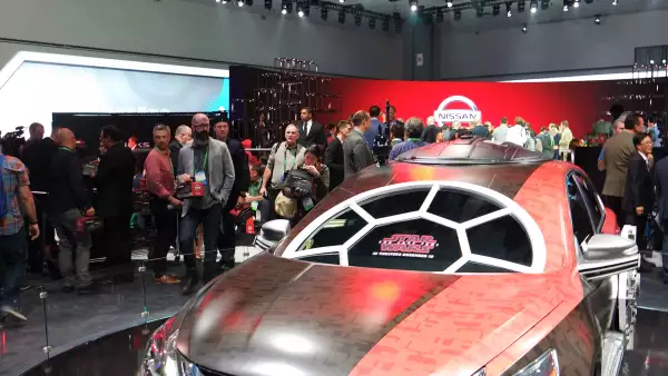 Nissan Altima-Fuerzas Especiales TIE Fighter.