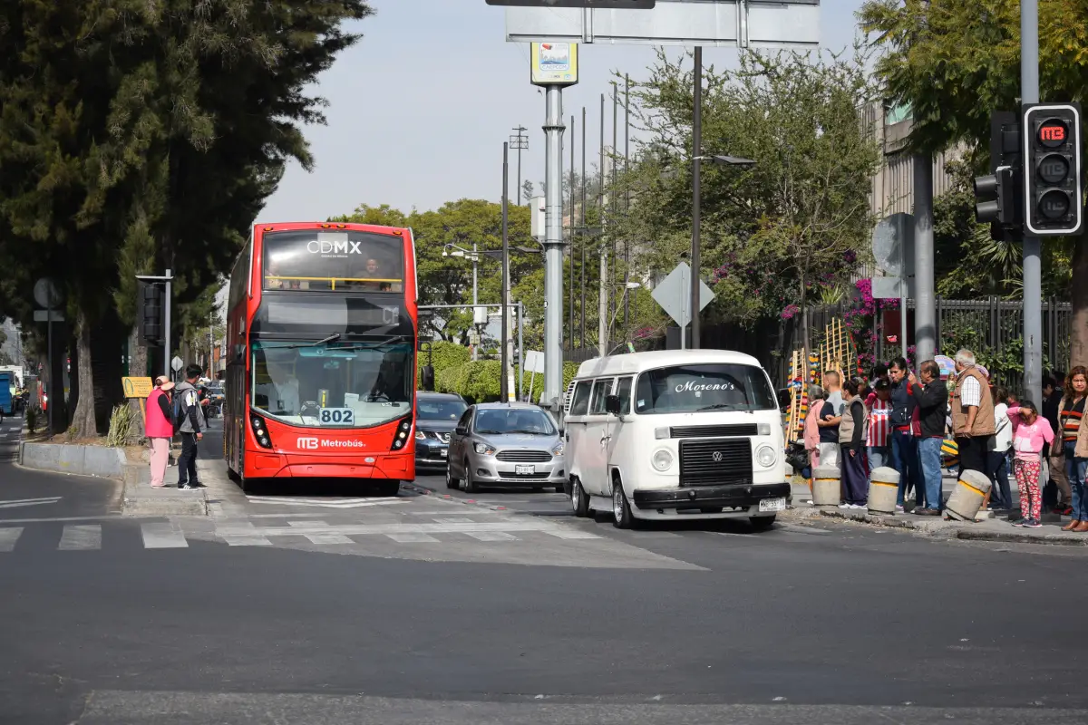 Hoy no circula jueves CDMX y Edomex