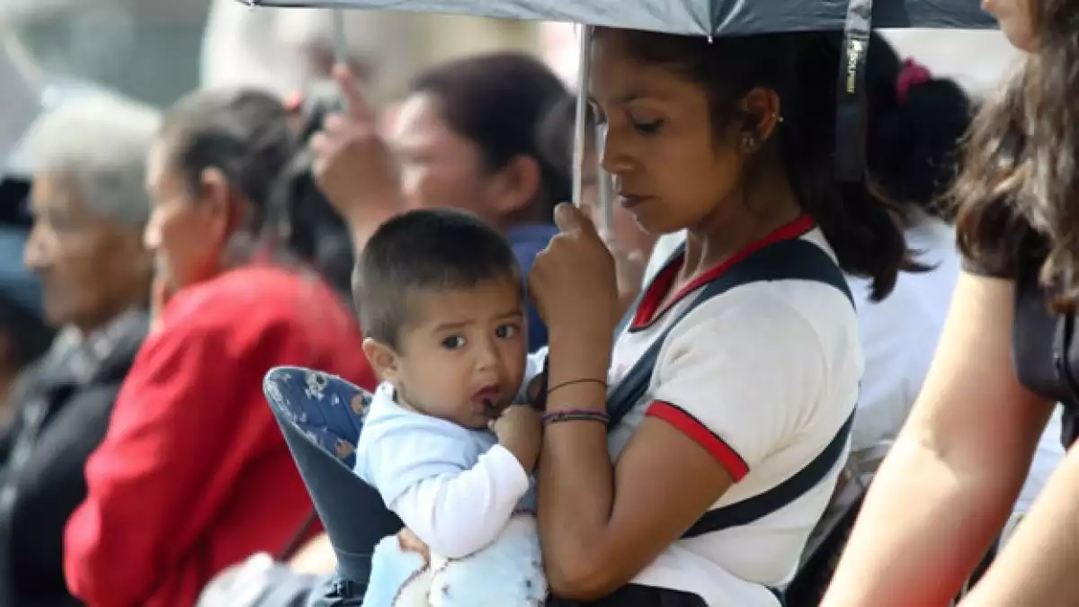 mujer hijo vida cotidiana